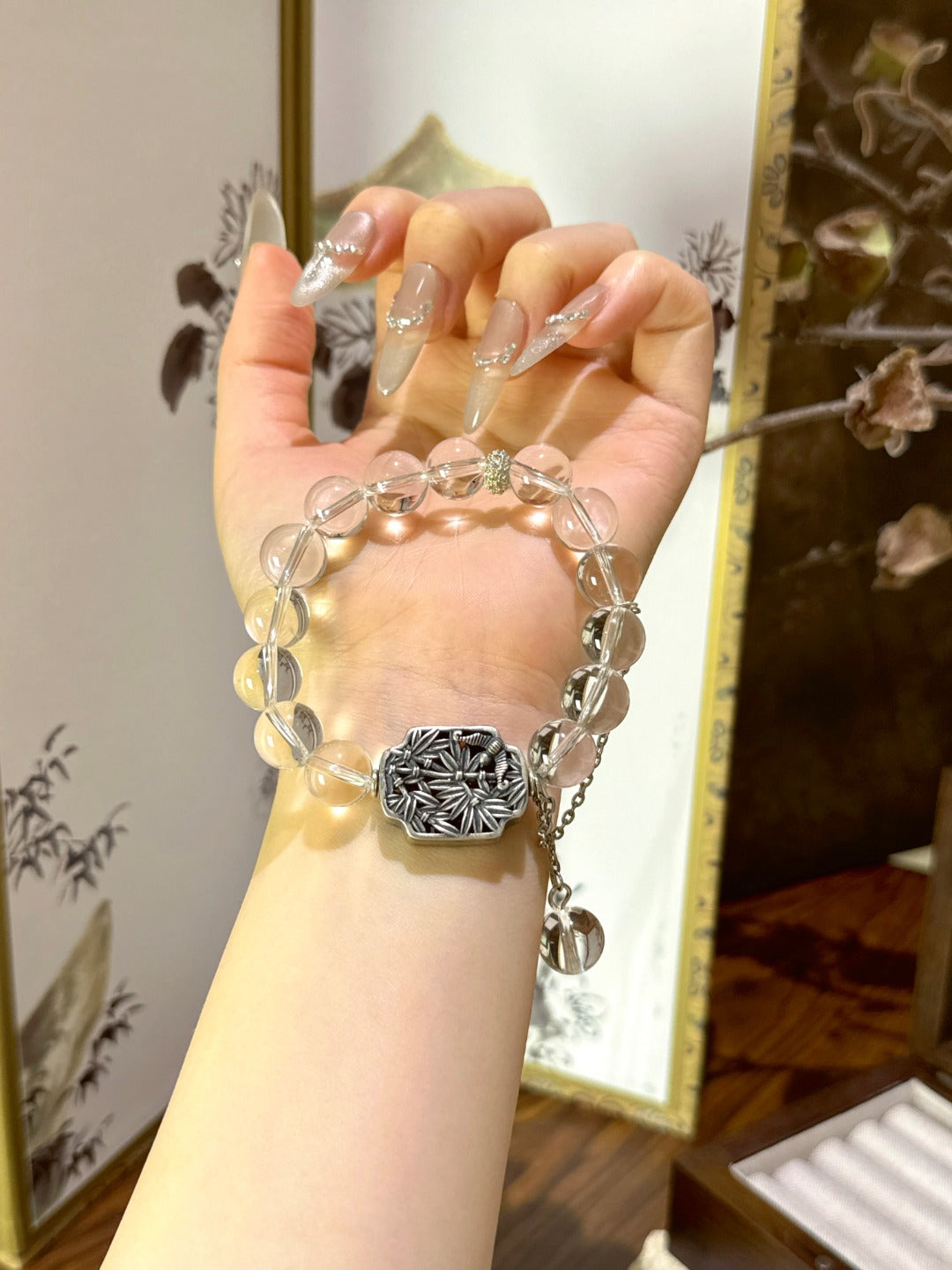 ▫️▪️ White crystal bracelet